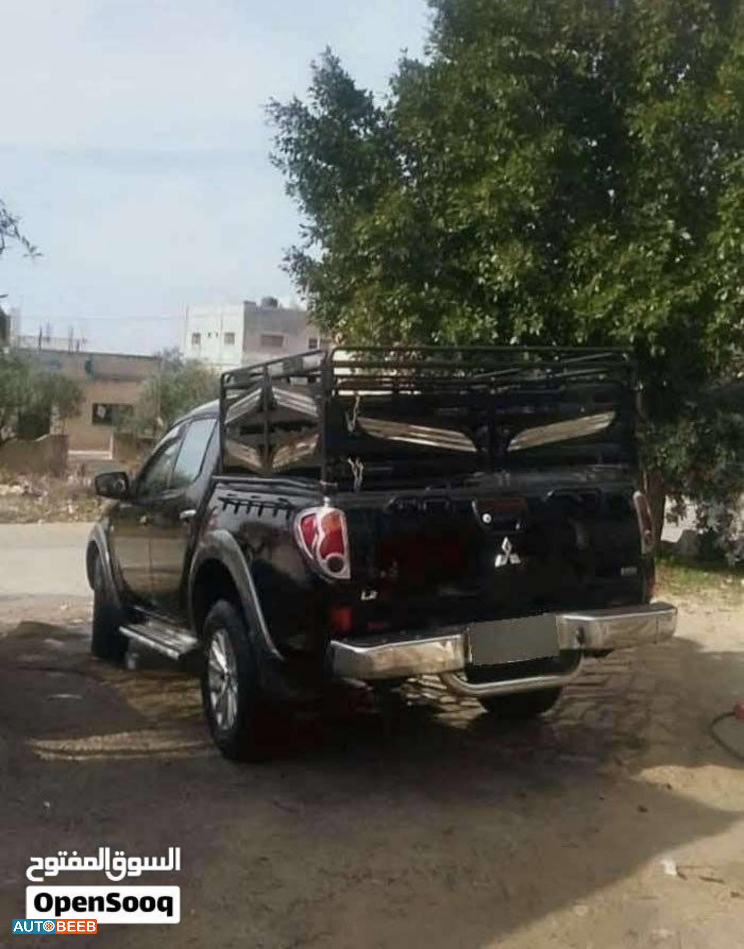 ميتسوبيشي L200 2012