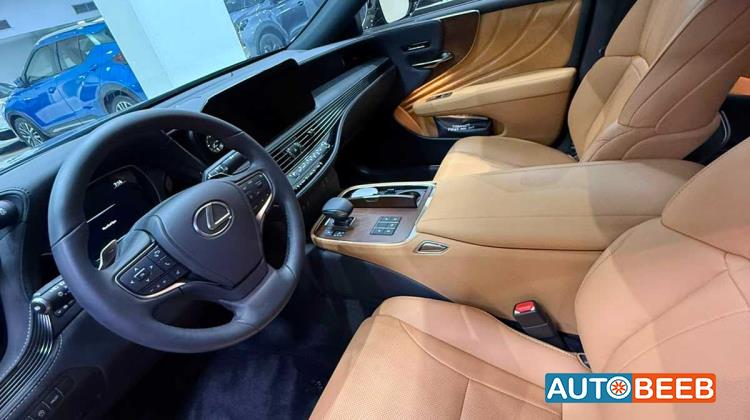 Lexus  2026