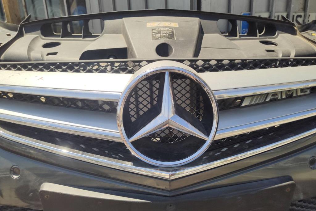Body  Grilles Mercedes Benz E200