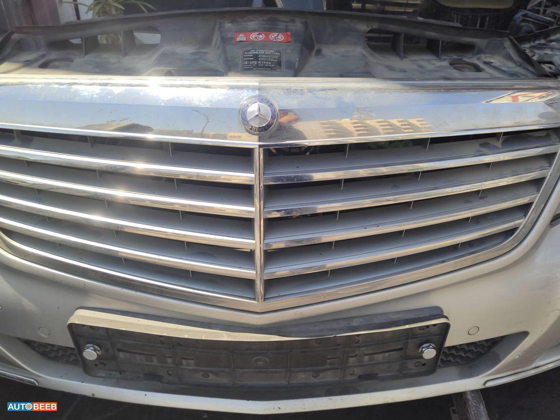 Body  Grilles Mercedes Benz E200