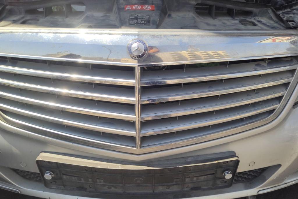 Body  Grilles Mercedes Benz E200