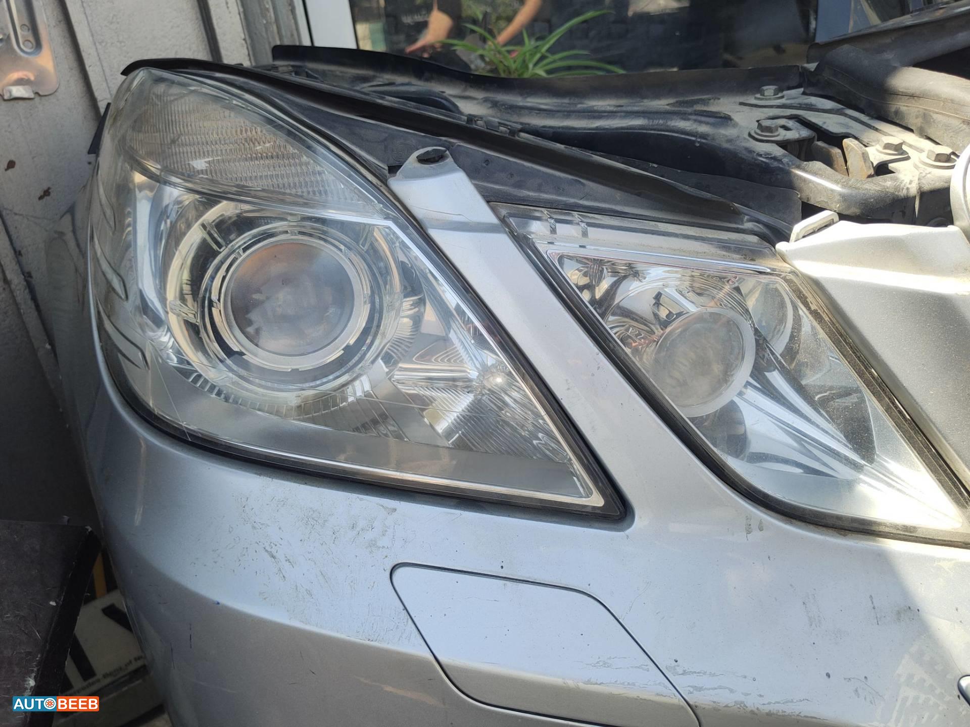 Lights Front light Mercedes Benz E200