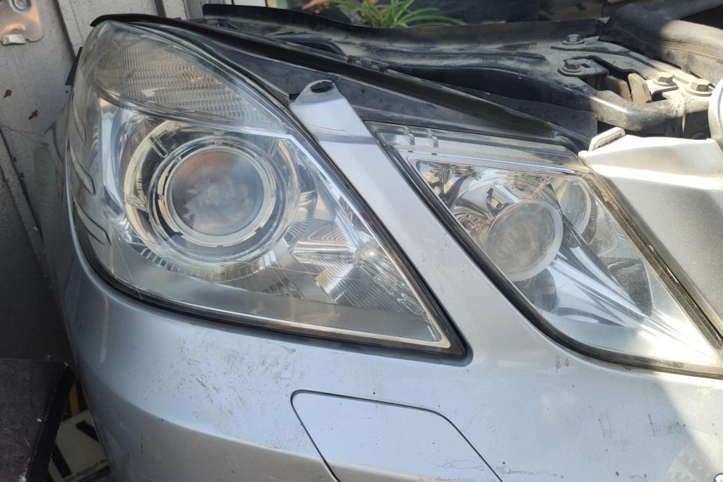 Lights Front light Mercedes Benz E200
