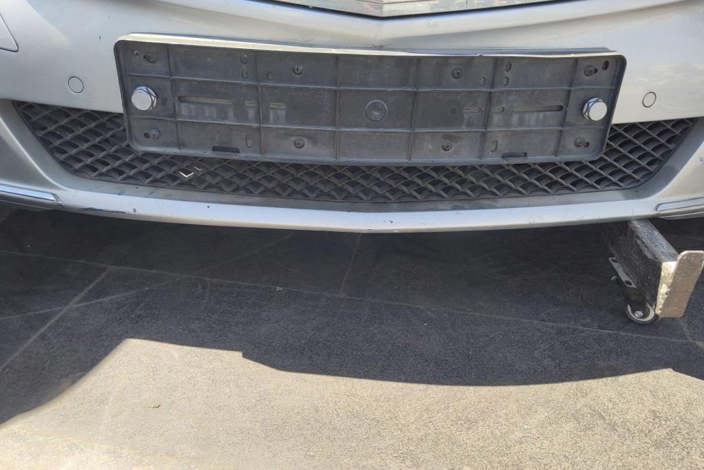 Body  Grilles Mercedes Benz E200