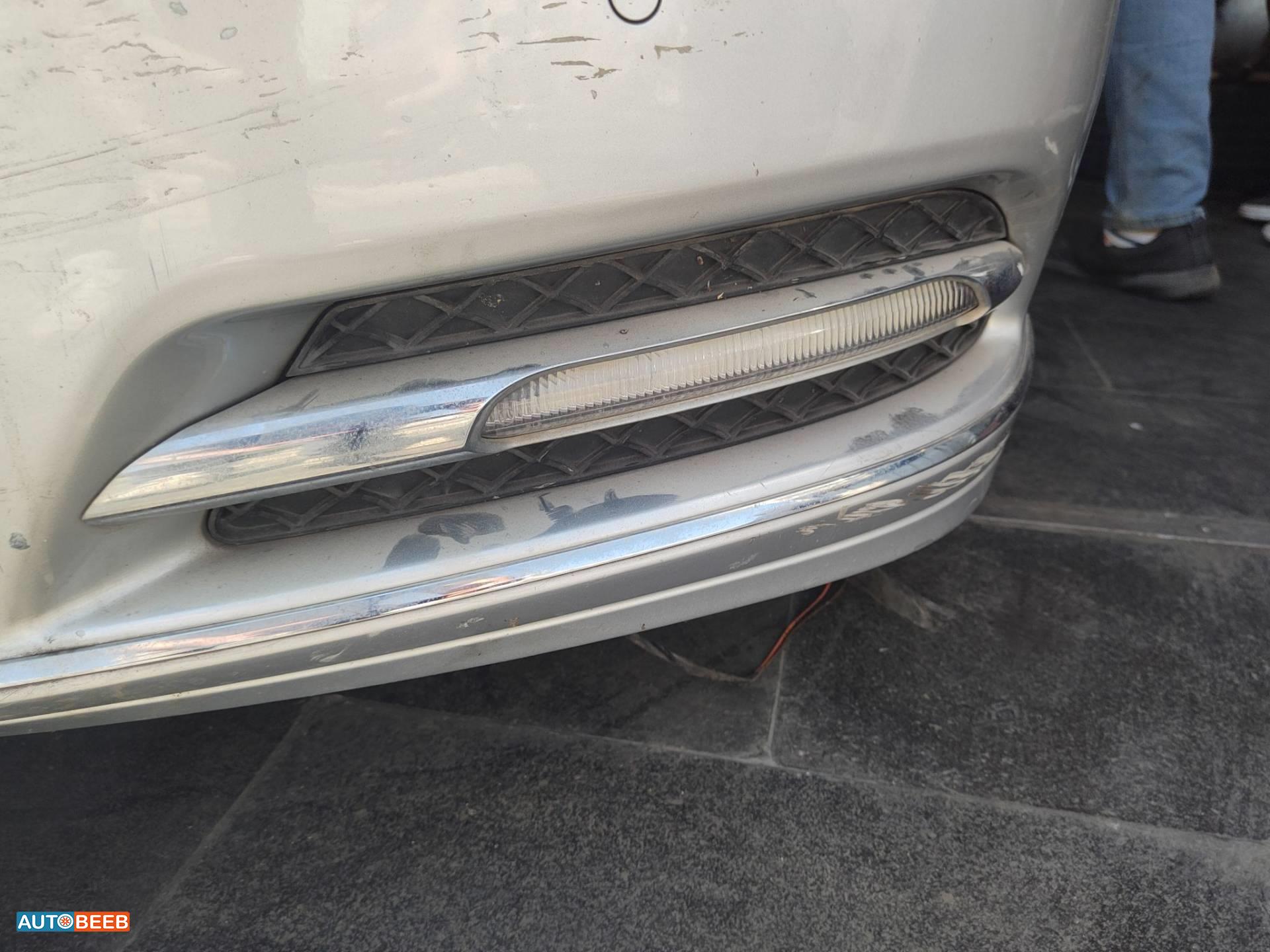 Lights Spotlight Mercedes Benz E200