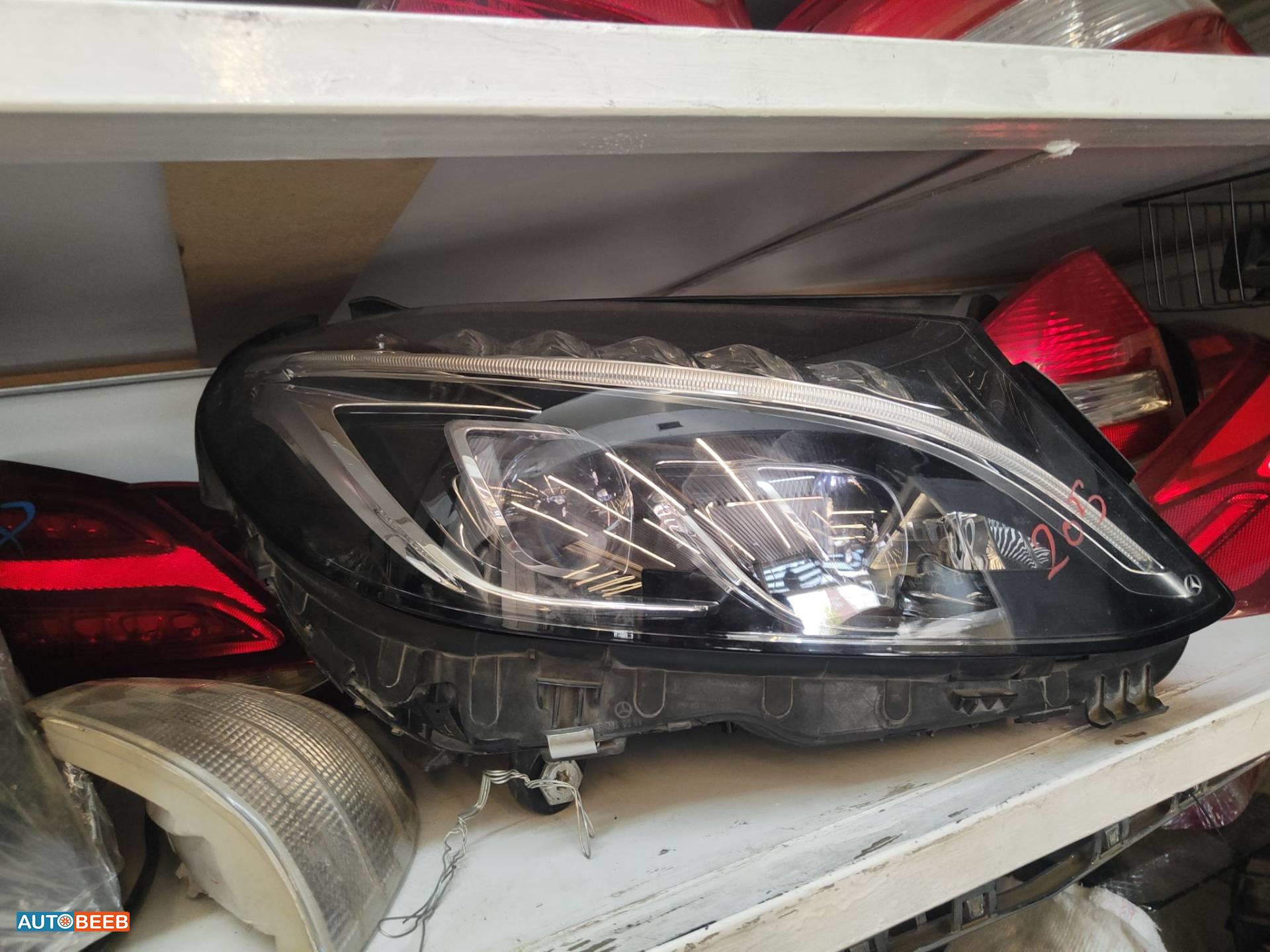Lights Front light Mercedes Benz C200
