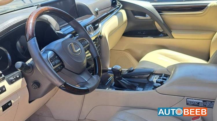 Lexus LX570 2016
