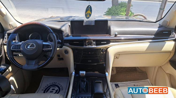 Lexus LX570 2016