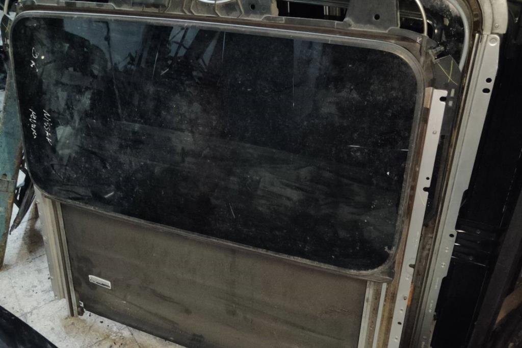 Body  Sunroof Mercedes Benz ML350