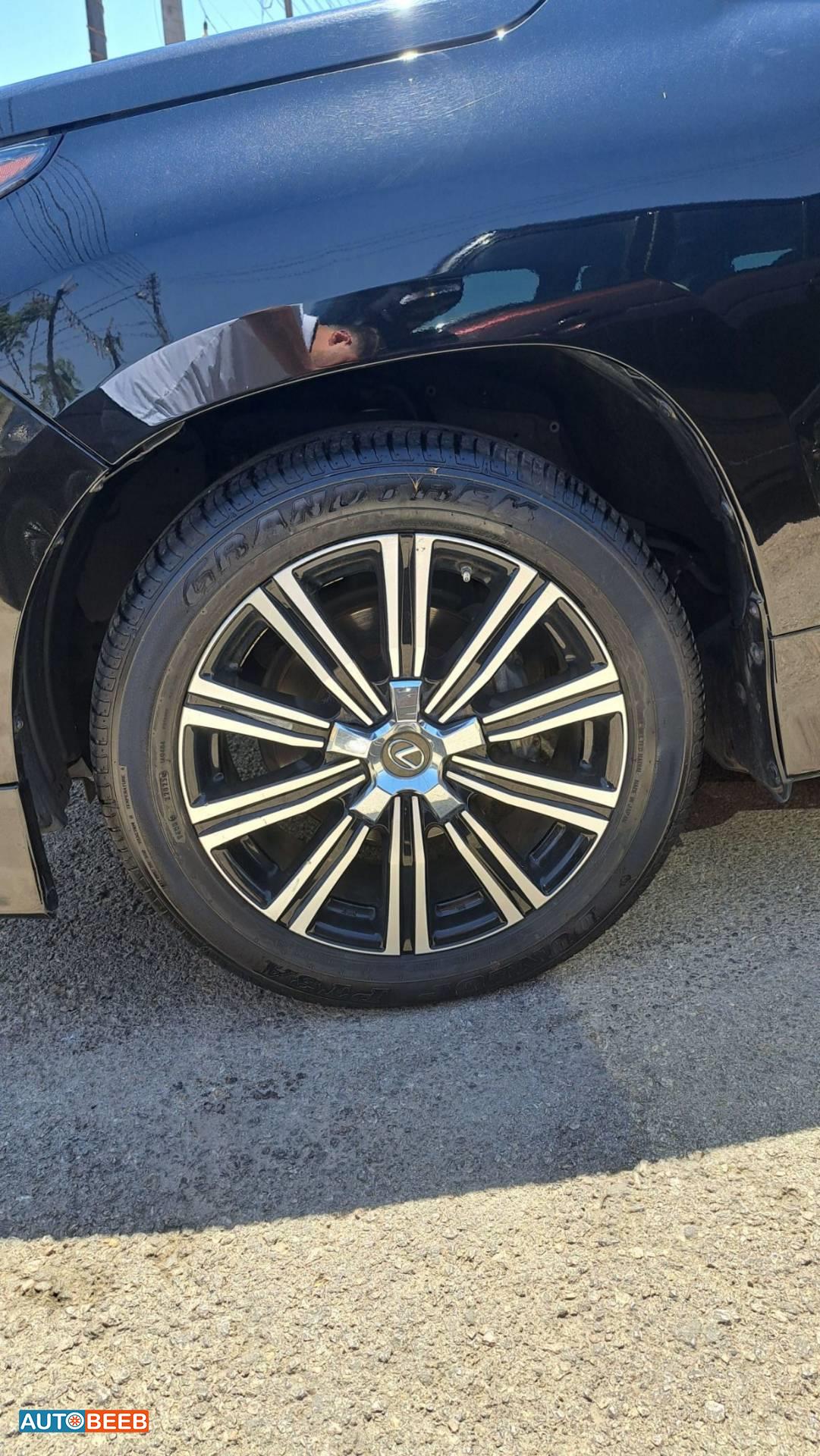 Lexus LX570 2020