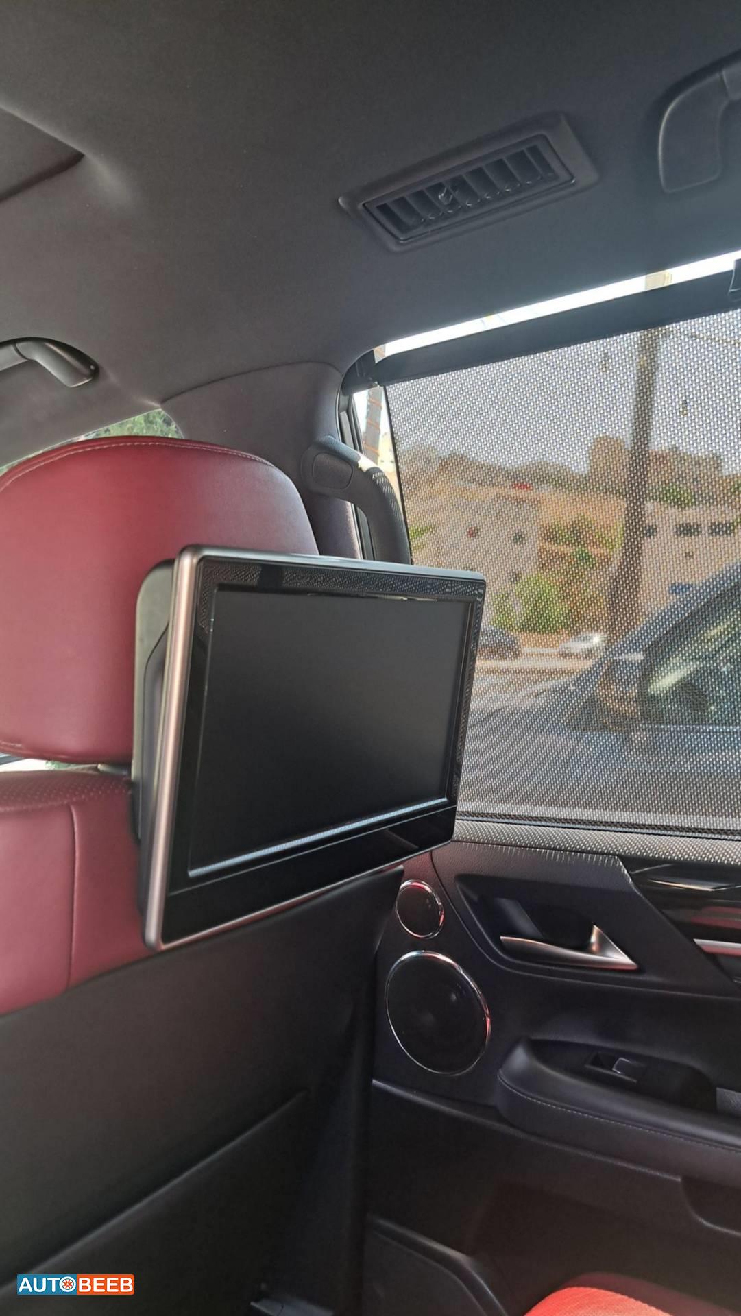 Lexus LX570 2020