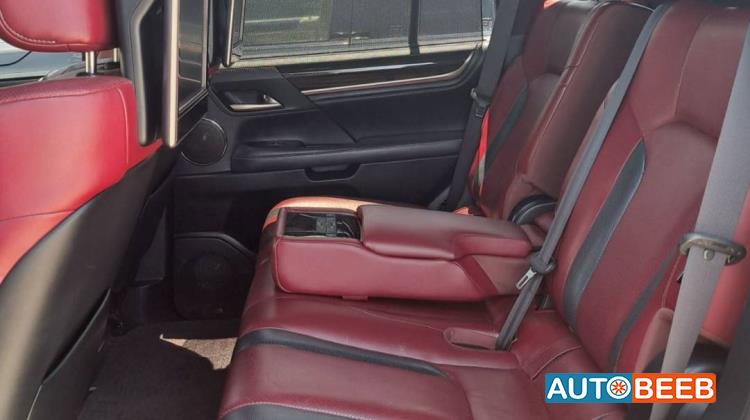 Lexus LX570 2020