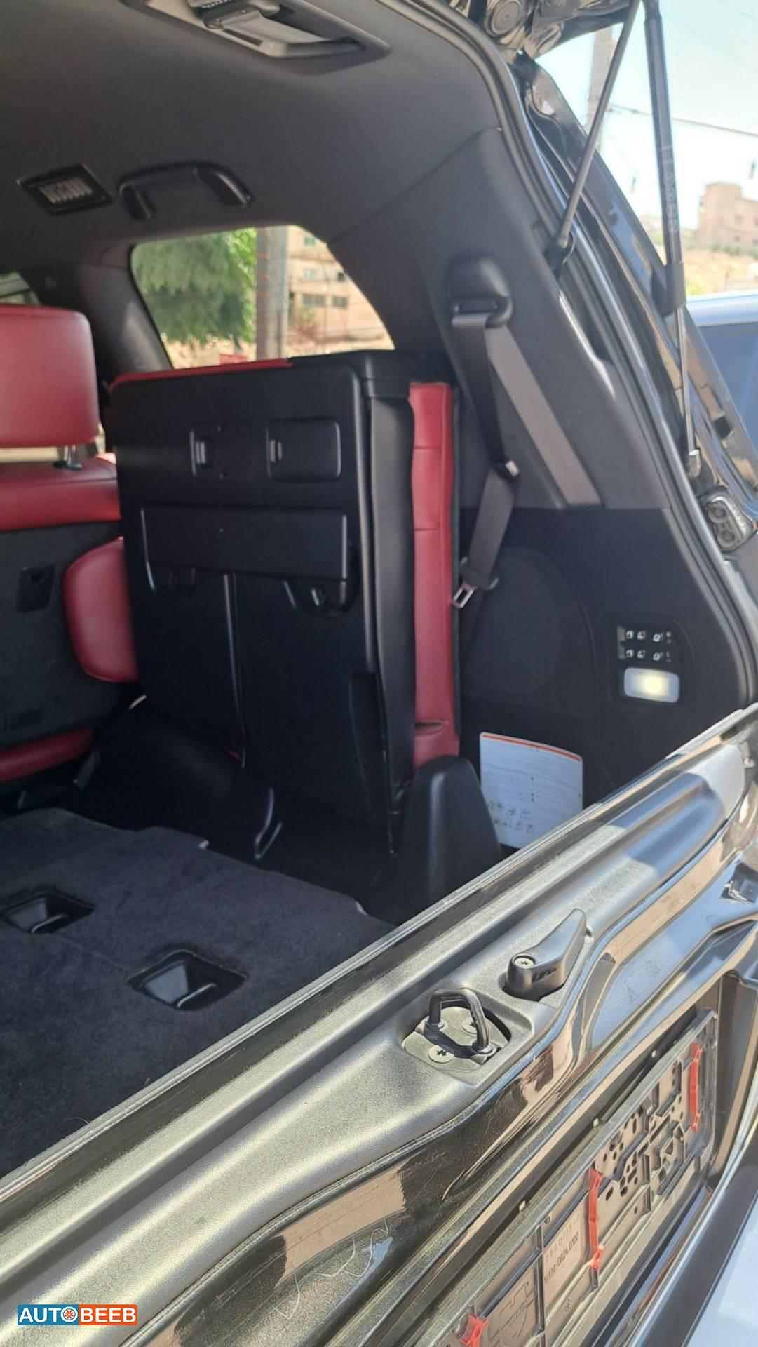 Lexus LX570 2020