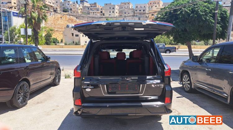 Lexus LX570 2020