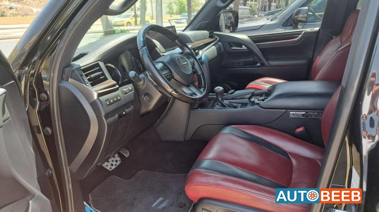Lexus LX570 2020