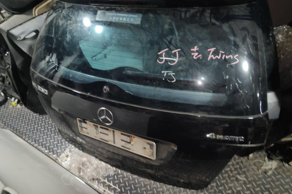 غطاء خلفي مرسيدس ml350 2009 2010