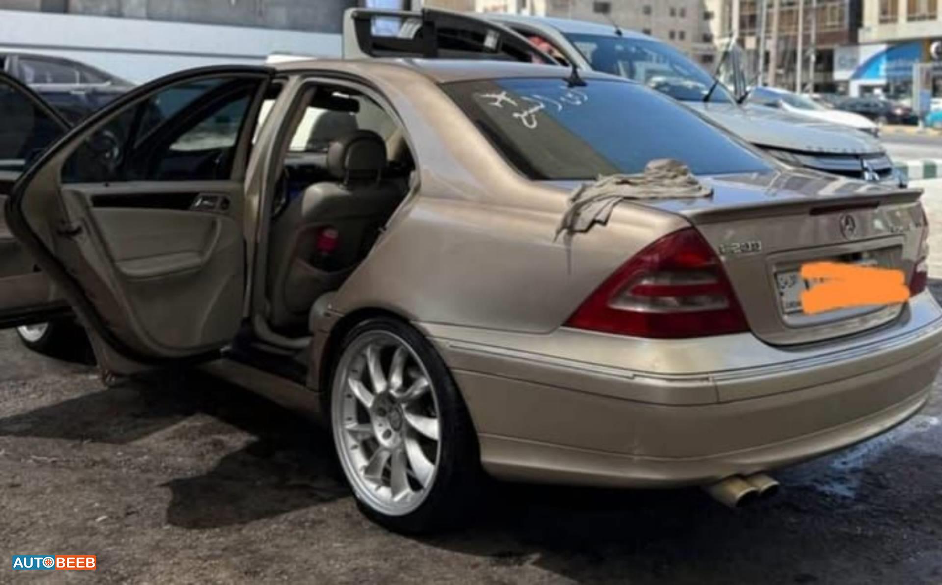 مرسيدس بنز C200 2001