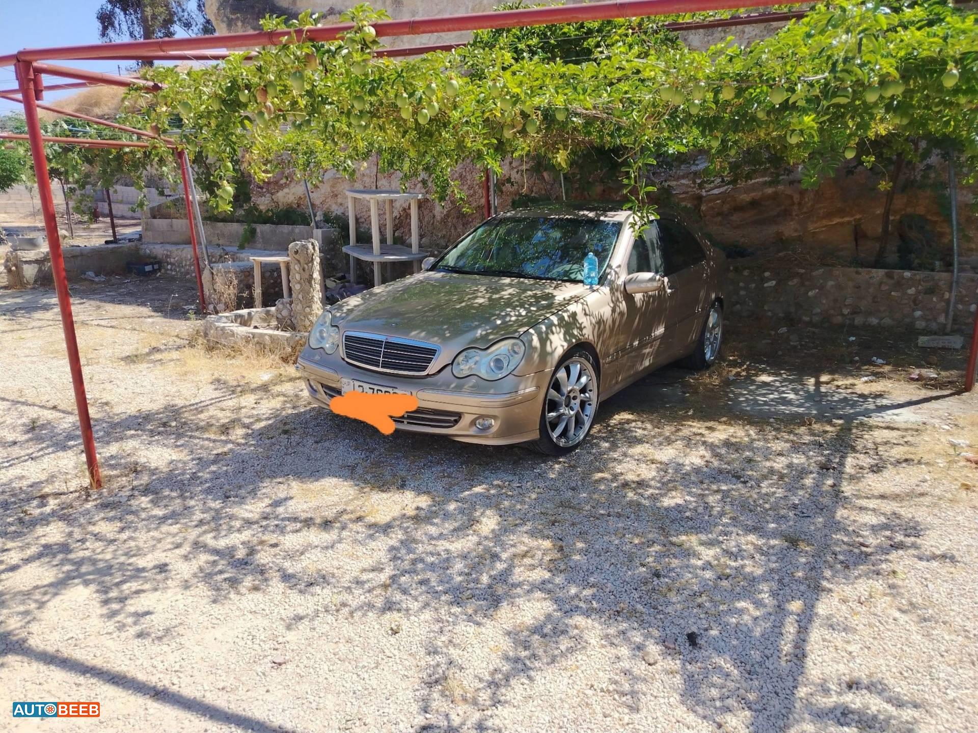 مرسيدس بنز C200 2001