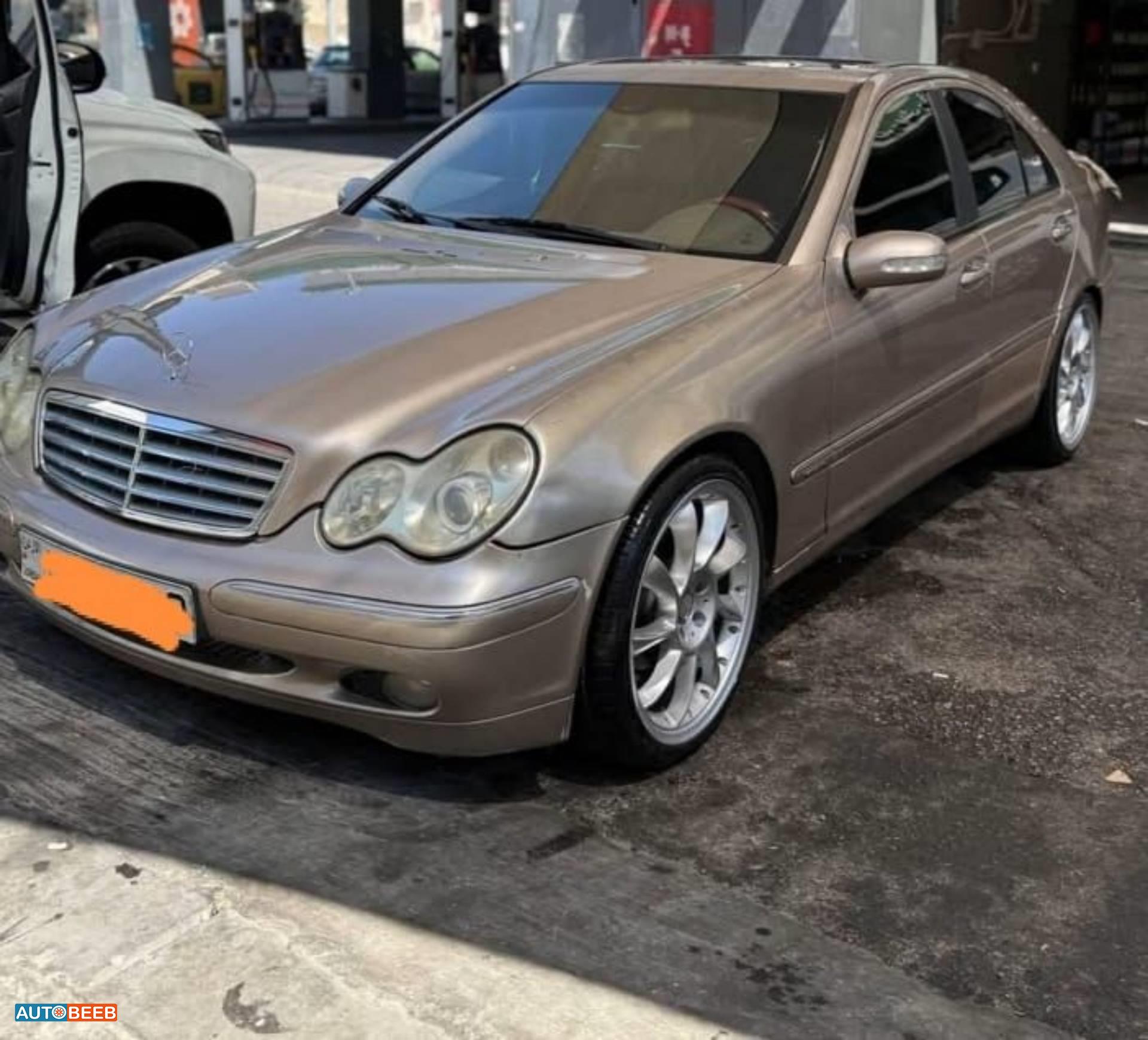 مرسيدس بنز C200 2001