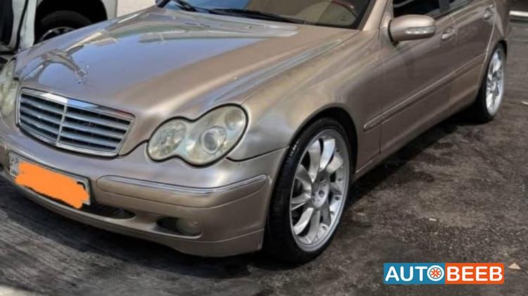 مرسيدس بنز C200 2001
