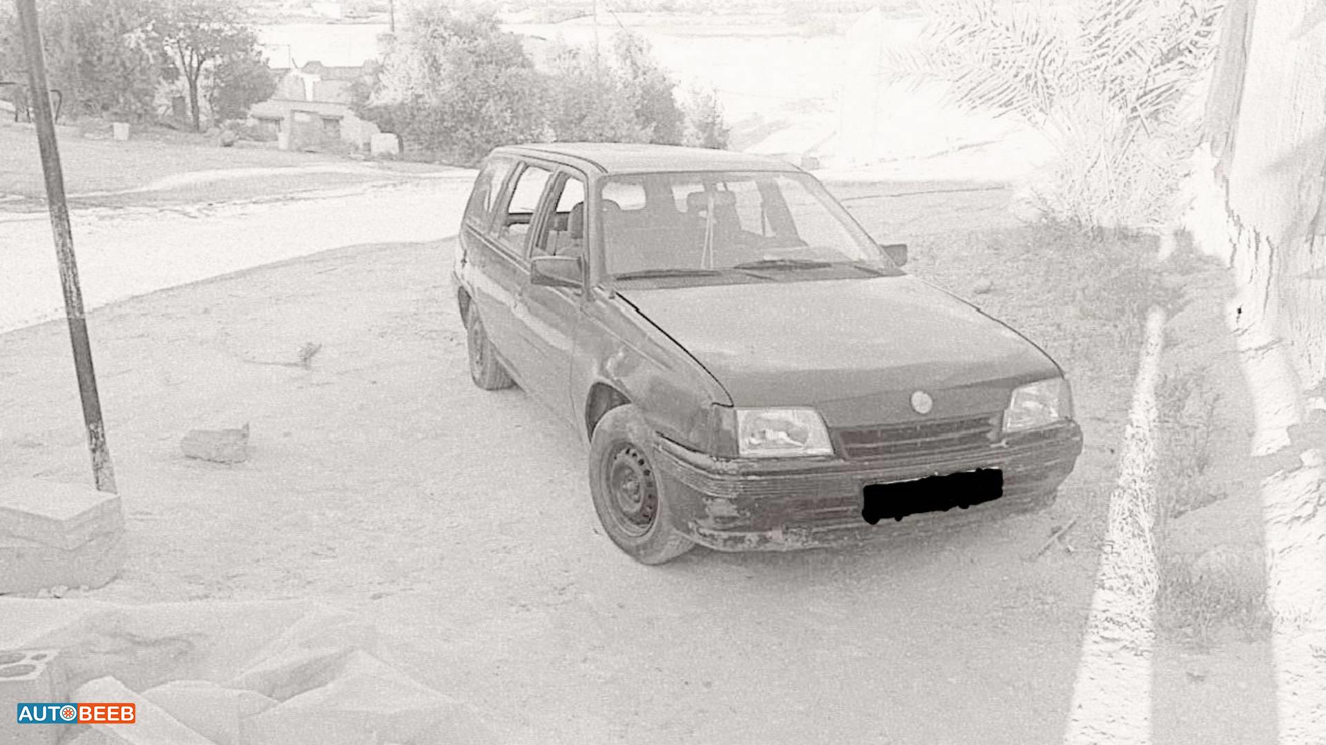 اوبل كاديت 1990