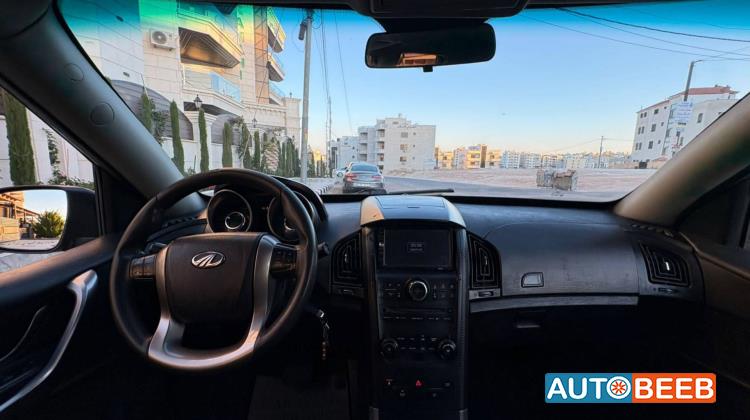 Mahindra XUV500 2019