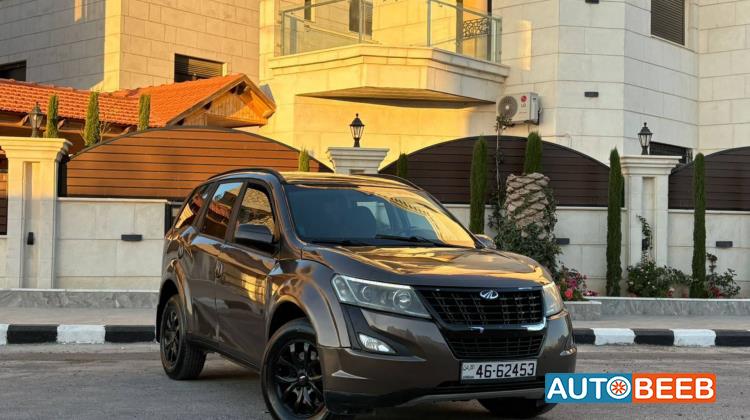 Mahindra XUV500 2019
