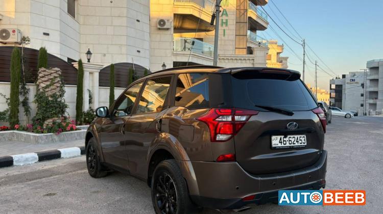 Mahindra XUV500 2019