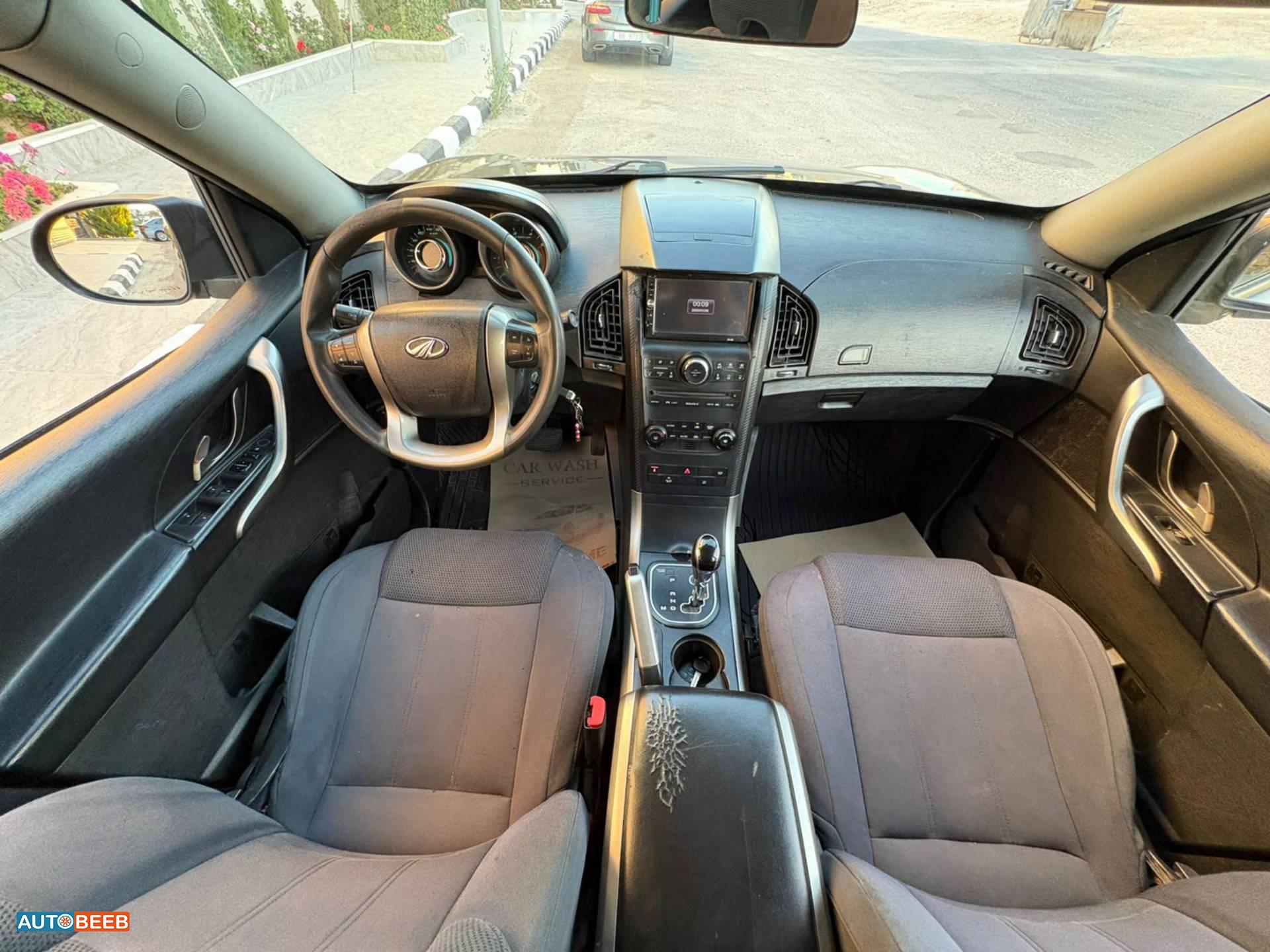 Mahindra XUV500 2019