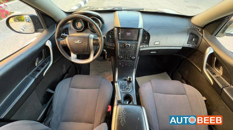 Mahindra XUV500 2019