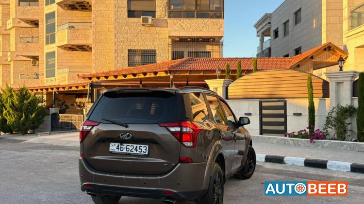 Mahindra XUV500 2019