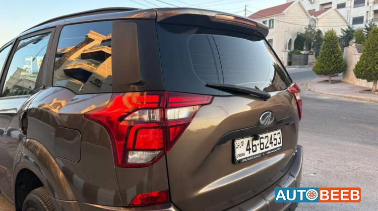 Mahindra XUV500 2019