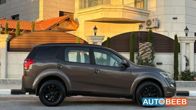 Mahindra XUV500 2019