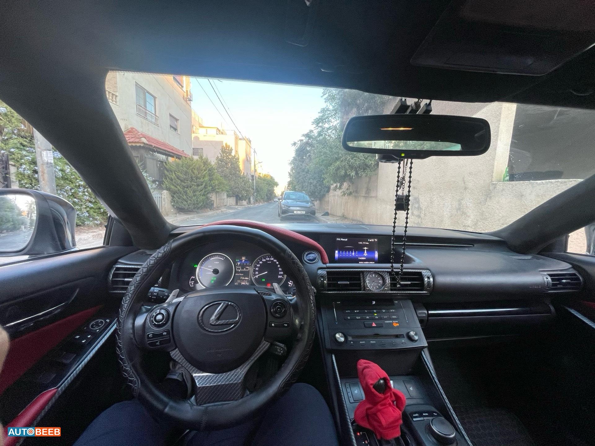 Lexus IS300 2015