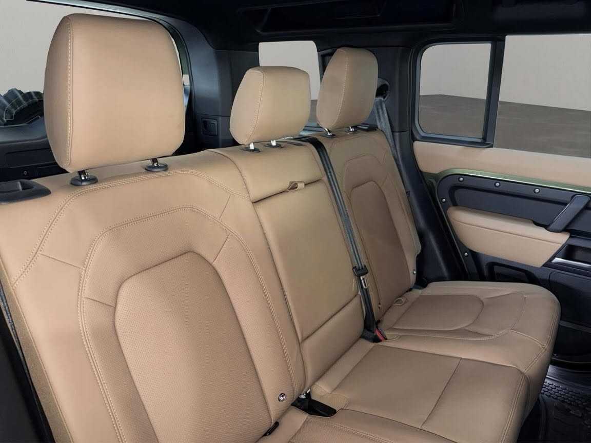 Land Rover Defender 2026