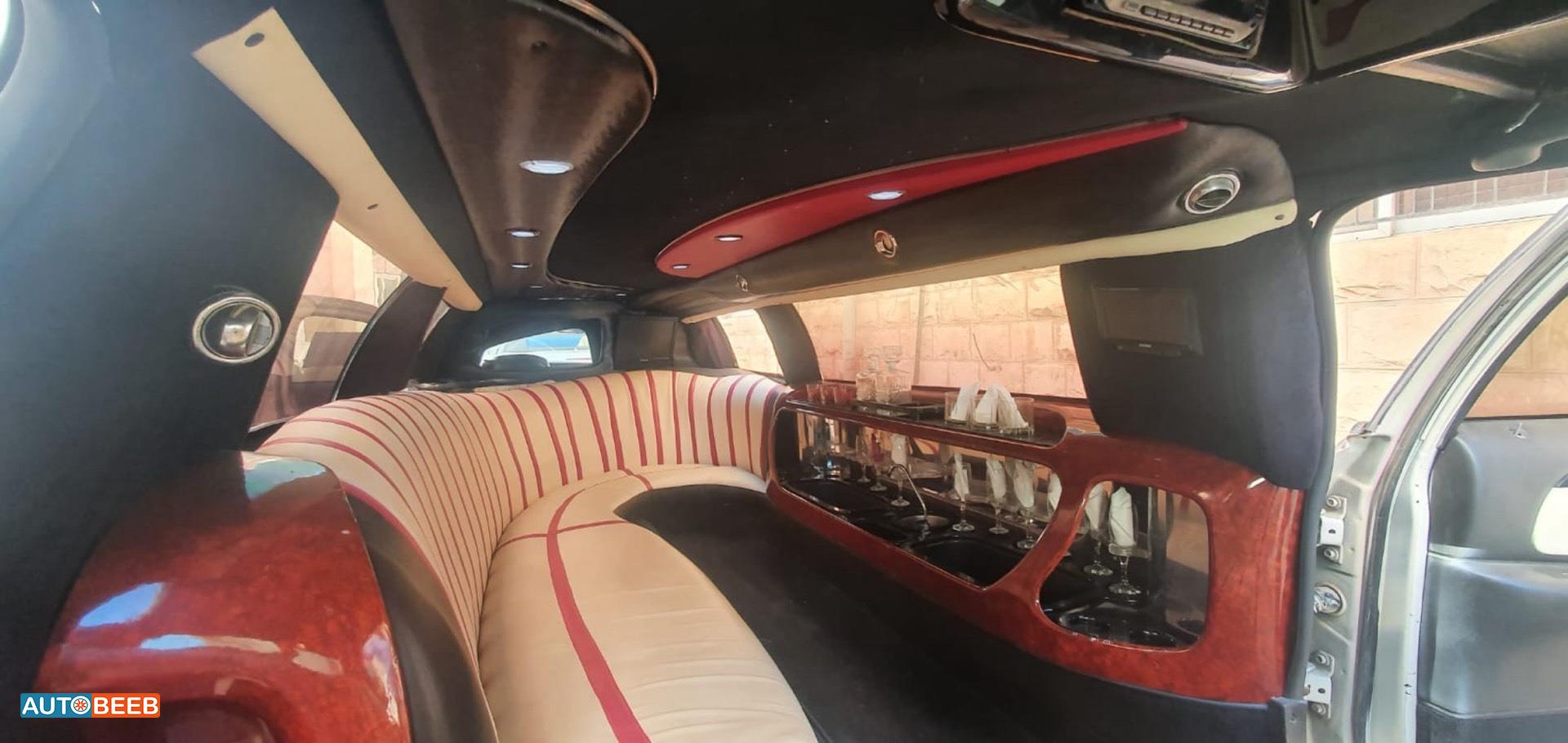 Lincoln Town Car 2002