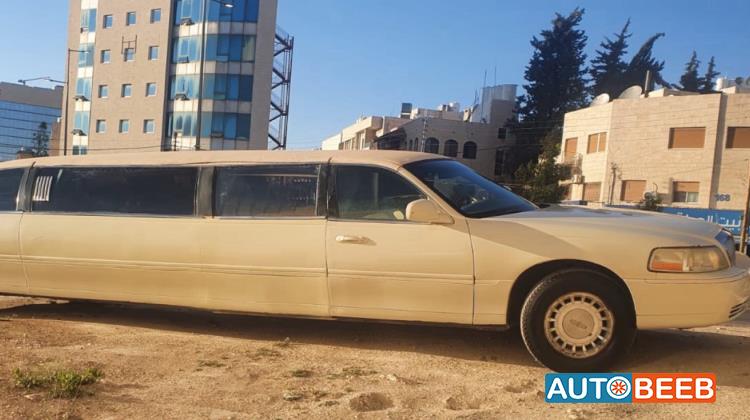 Lincoln Town Car 2002