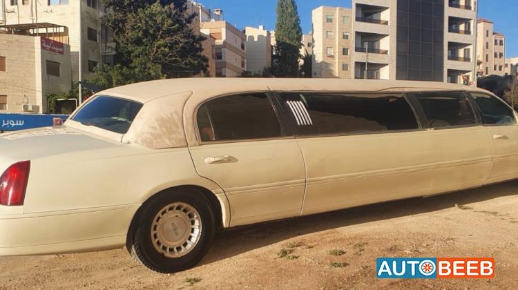 Lincoln Town Car 2002