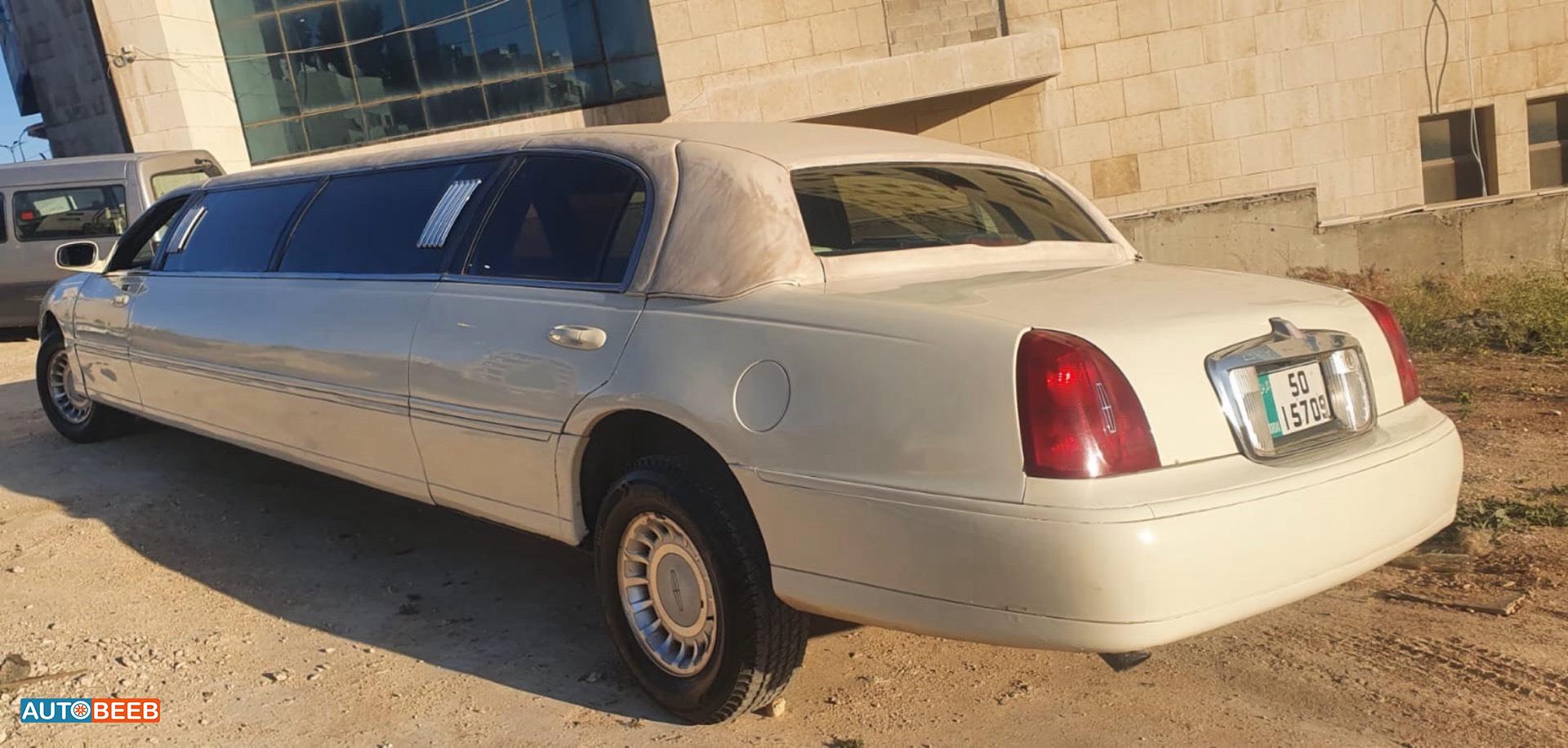 Lincoln Town Car 2002