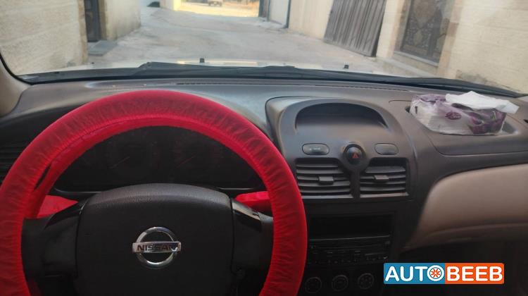 Nissan Sunny 2012