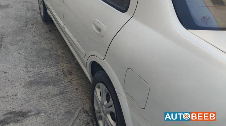 Nissan Sunny 2012
