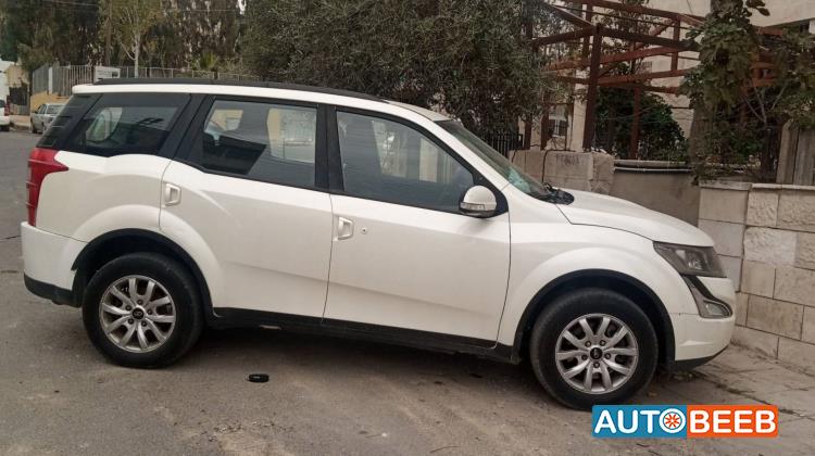 Mahindra XUV500 2018