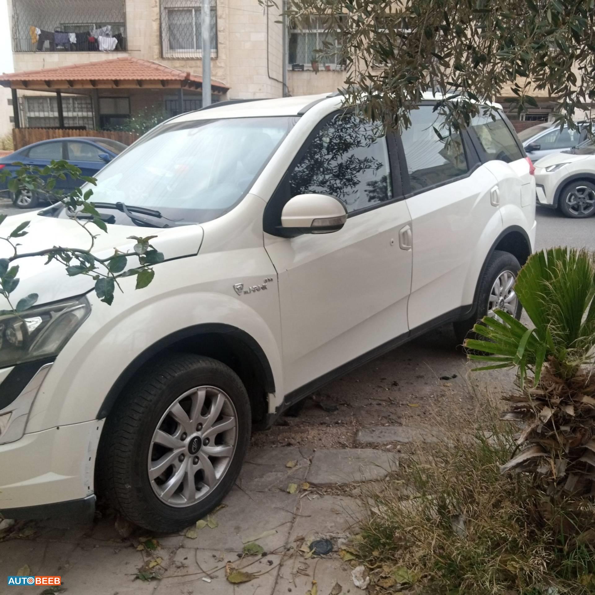 Mahindra XUV500 2018