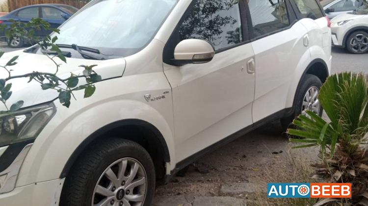 Mahindra XUV500 2018