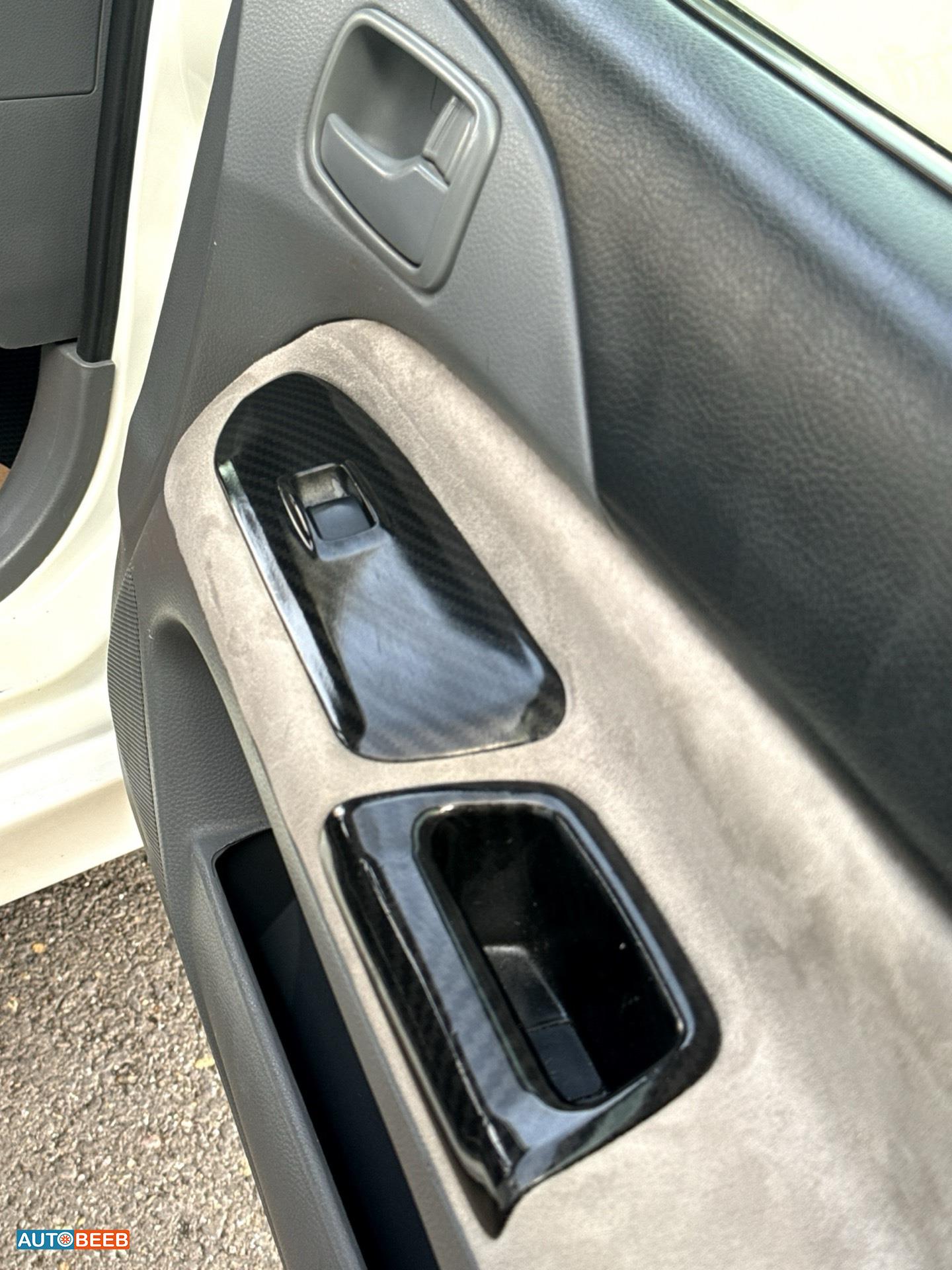 Mitsubishi Lancer 2013