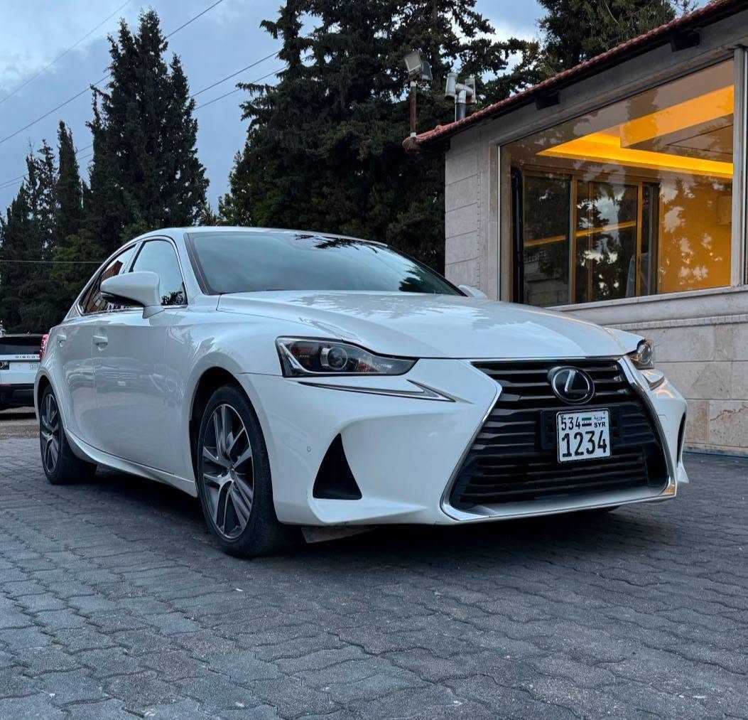 Lexus IS300 2020