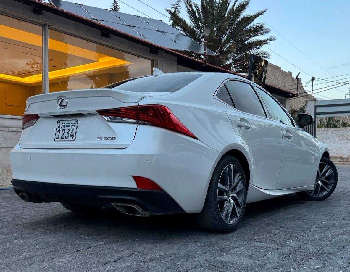 Lexus IS300 2020