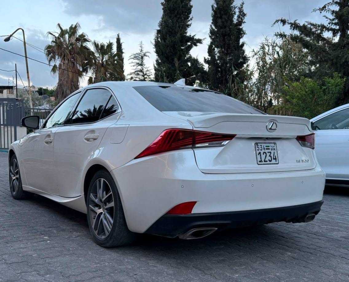 Lexus IS300 2020