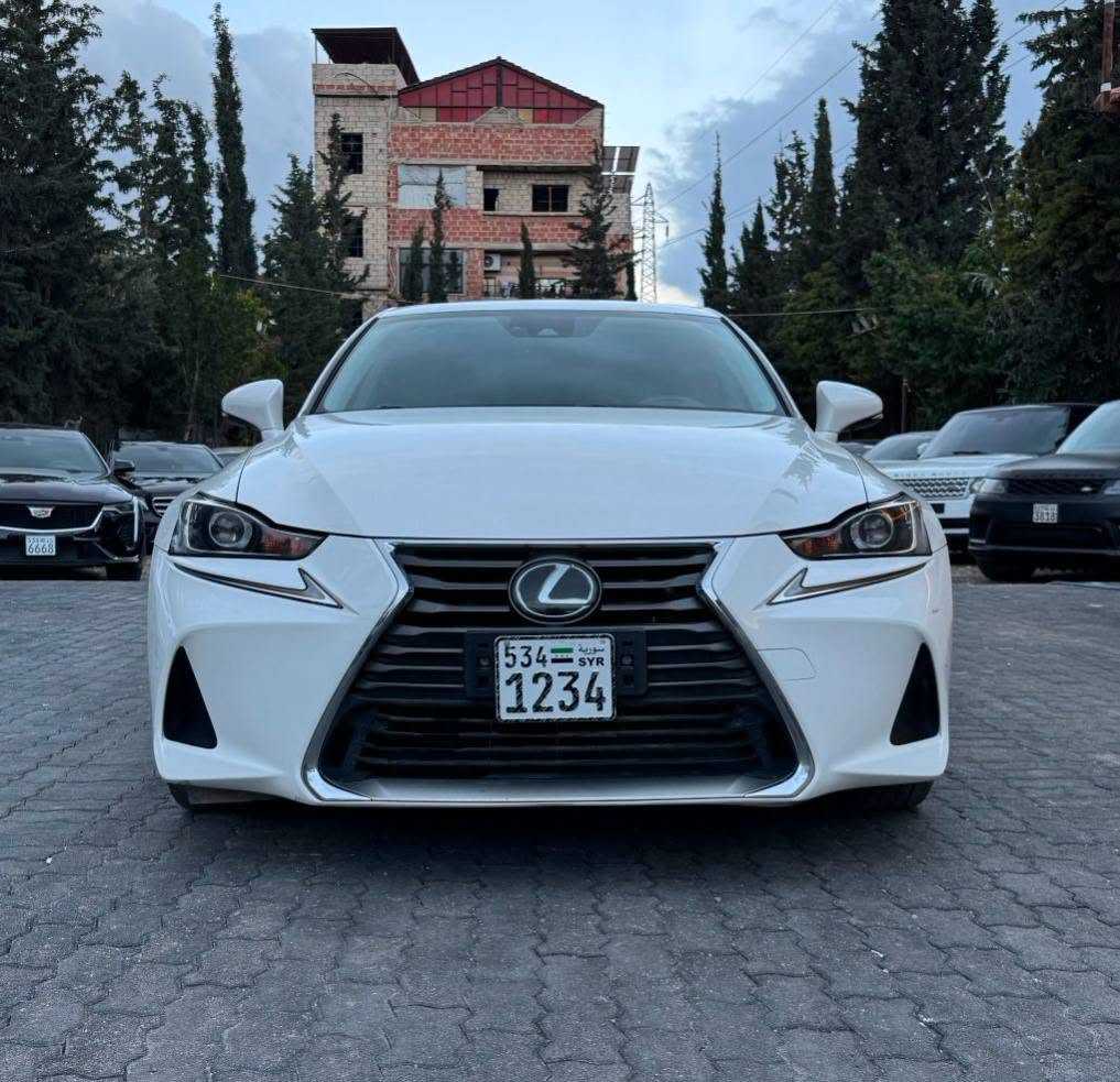 Lexus IS300 2020