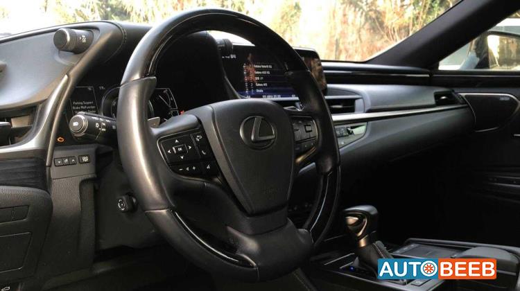 Lexus ES300 2020